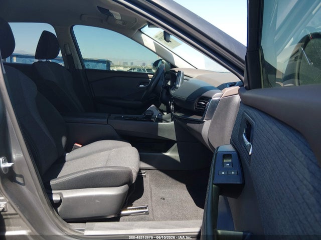 5N1BT3BA1NC692147 Nissan Rogue Sv Fwd