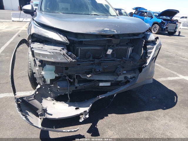 45212875 :رقم المزاد ، 5N1BT3BA1NC692147 vin ، 2022 Nissan Rogue Sv Fwd مزاد بيع