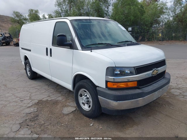 45212876 :رقم المزاد ، 1GCWGAFF5H1109860 vin ، 2017 Chevrolet Express 2500 Work Van مزاد بيع