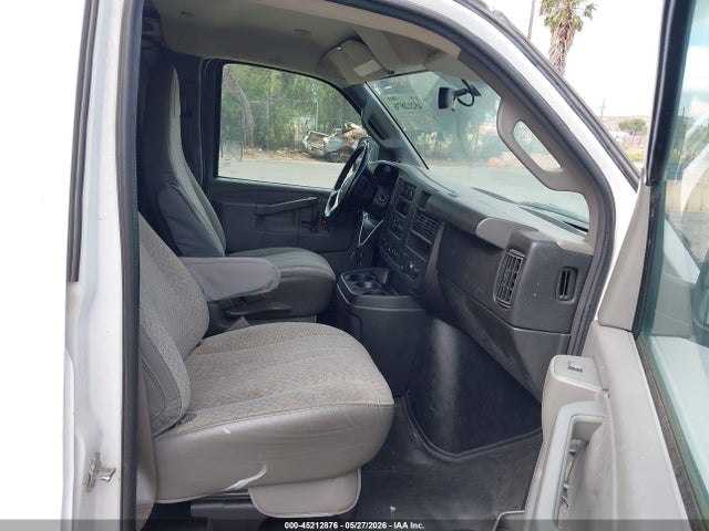 45212876 :رقم المزاد ، 1GCWGAFF5H1109860 vin ، 2017 Chevrolet Express 2500 Work Van مزاد بيع