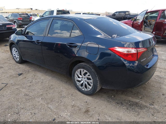 Toyota COROLLA LE 2018 5YFBURHE4JP797118 Image 3