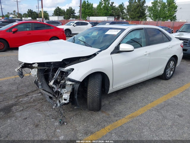 45213036 :رقم المزاد ، 4T1BF1FK9GU170989 vin ، 2016 Toyota Camry Se مزاد بيع