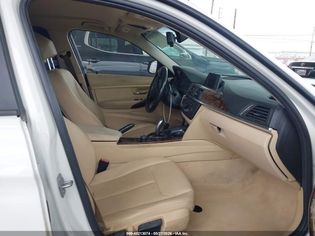 WBA3B1C51EP679261 BMW 320i