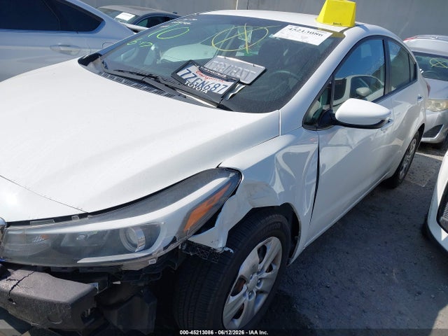 KIA FORTE LX 2017 3KPFK4A76HE066188 Image 2
