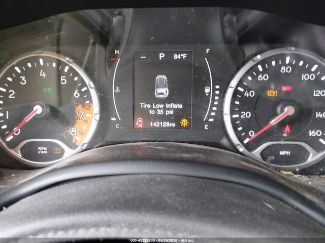 2015 Jeep Renegade Latitude მანქანა იყიდება აუქციონზე, vin: ZACCJBBT9FPB32531, აუქციონის ნომერი: 45213230