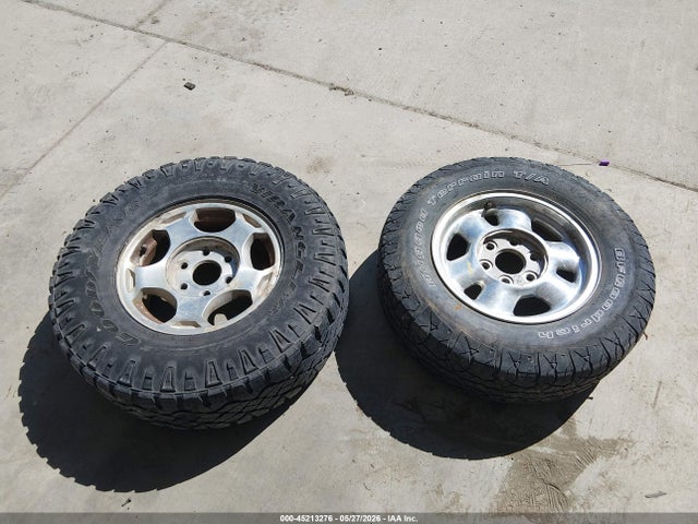 45213276 :رقم المزاد ، 1GTEK19TXYZ255085 vin ، 2000 Gmc Sierra 1500 Sle مزاد بيع