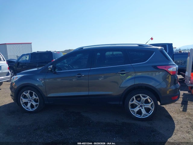 1FMCU9JD4HUE55215 Ford Escape Titanium