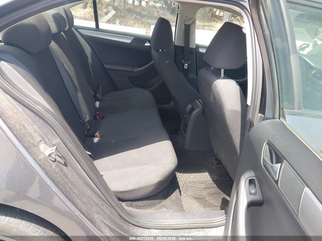 3VWD17AJXFM260519 Volkswagen Jetta 1.8t Se