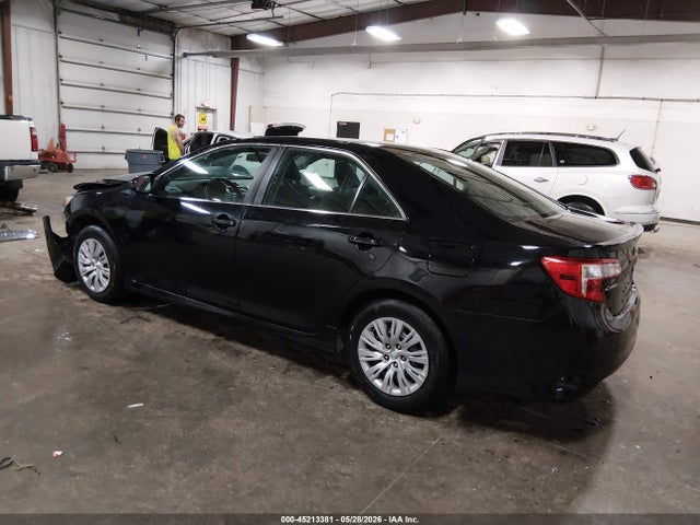 45213381 :رقم المزاد ، 4T1BF1FKXEU439594 vin ، 2014 Toyota Camry Se مزاد بيع