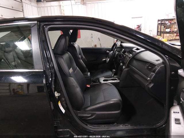 45213381 :رقم المزاد ، 4T1BF1FKXEU439594 vin ، 2014 Toyota Camry Se مزاد بيع