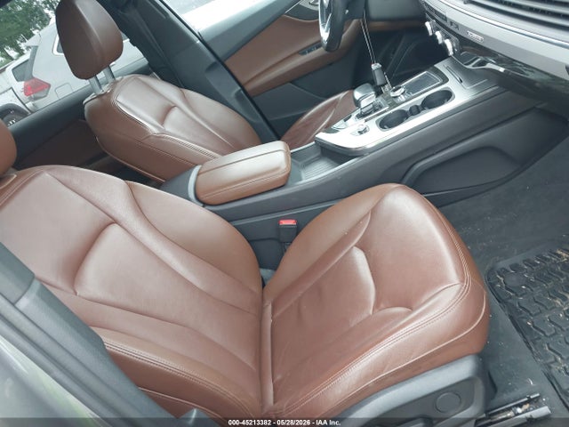 WA1LHAF70JD004215 Audi Q7 2.0t Premium
