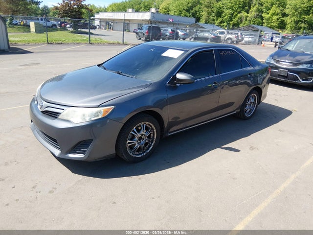 45213630 :رقم المزاد ، 4T1BF1FK8DU651182 vin ، 2013 Toyota Camry Le مزاد بيع