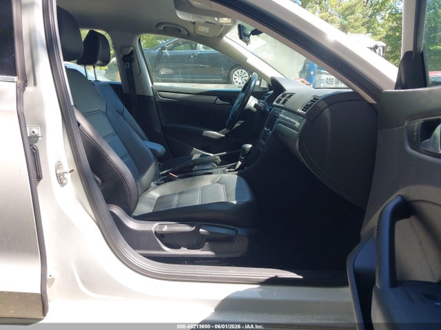 Продаж на аукціоні авто 2015 Volkswagen Passat 1.8t Limited Edition, vin: 1VWAT7A3XFC108465, номер лоту: 45213650