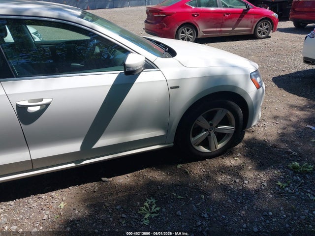 Продаж на аукціоні авто 2015 Volkswagen Passat 1.8t Limited Edition, vin: 1VWAT7A3XFC108465, номер лоту: 45213650