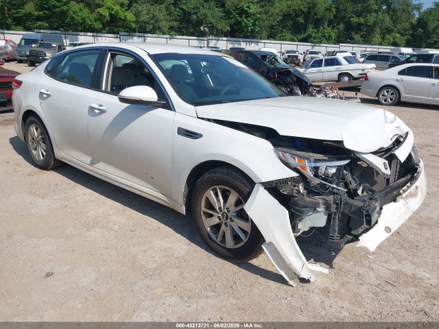 2016 KNAGT4L34G5119196 main image