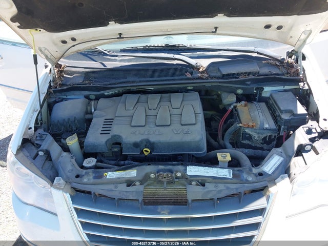 2010 Chrysler Town & Country Limited მანქანა იყიდება აუქციონზე, vin: 2A4RR6DXXAR198840, აუქციონის ნომერი: 45213736