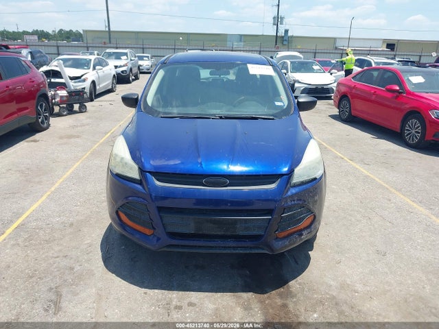 Продажа на аукционе авто 2015 Ford Escape S, vin: 1FMCU0F76FUC35635, номер лота: 45213740