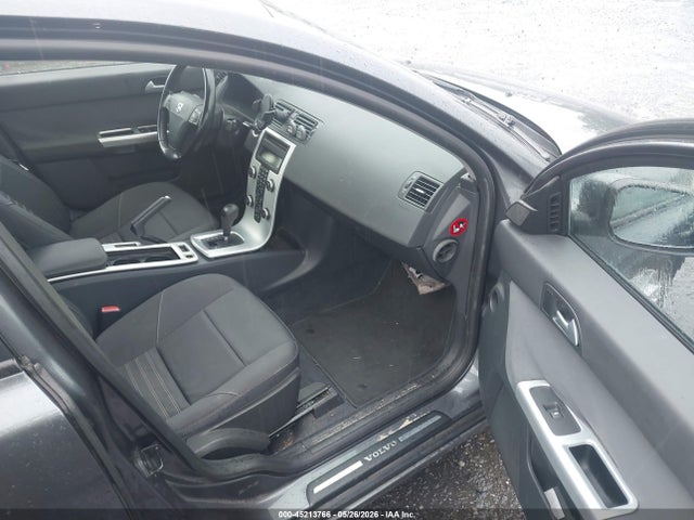 2011 Volvo S40 T5/t5 R-design მანქანა იყიდება აუქციონზე, vin: YV1672MS5B2538420, აუქციონის ნომერი: 45213766