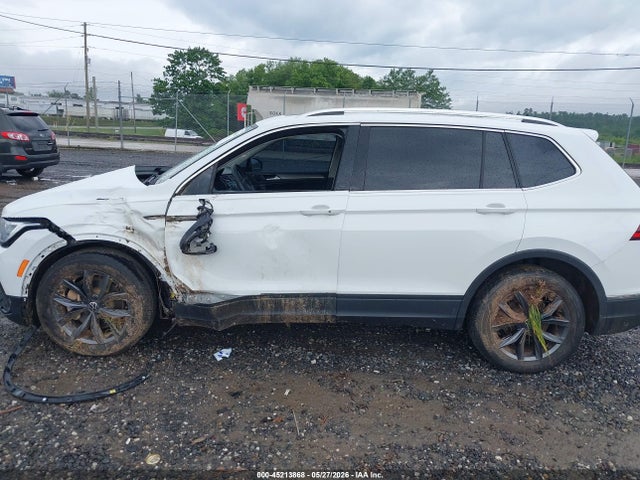 3VV3B7AX0NM173602 Volkswagen Tiguan 2.0t Se