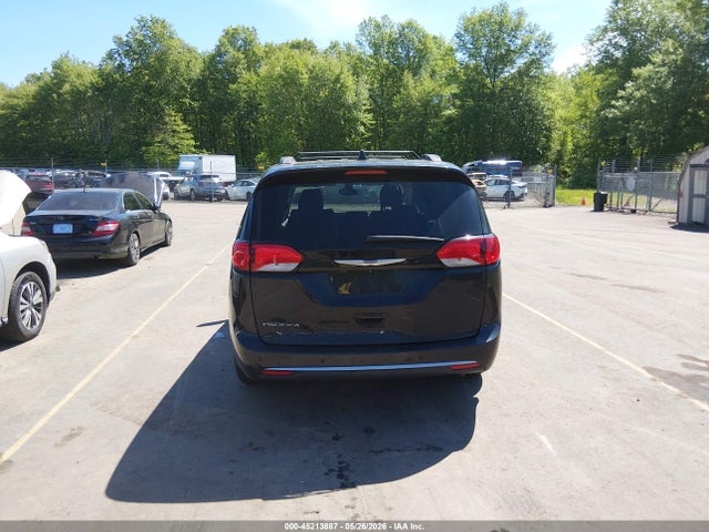 2017 Chrysler Pacifica Touring-l მანქანა იყიდება აუქციონზე, vin: 2C4RC1BGXHR598324, აუქციონის ნომერი: 45213887