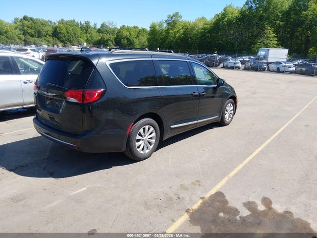 2017 Chrysler Pacifica Touring-l მანქანა იყიდება აუქციონზე, vin: 2C4RC1BGXHR598324, აუქციონის ნომერი: 45213887