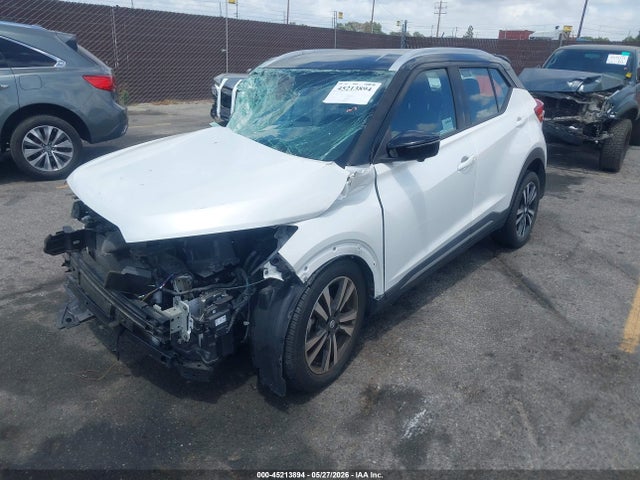 Nissan KICKS SR 2018 3N1CP5CU1JL533020 Image 2