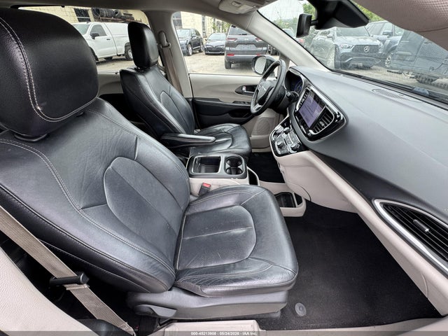 Auction sale of the 2022 Chrysler Pacifica Touring L, vin: 2C4RC1BG7NR154345, lot number: 45213908
