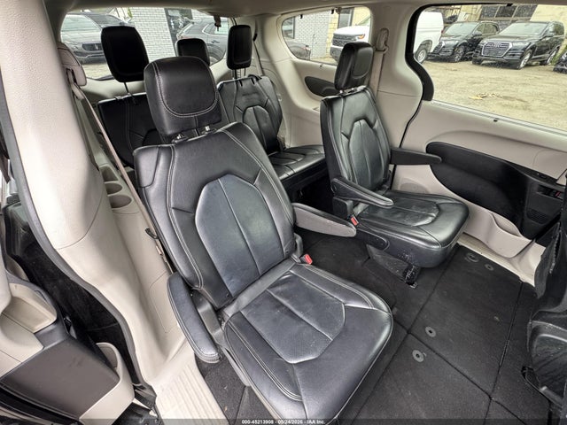 Auction sale of the 2022 Chrysler Pacifica Touring L, vin: 2C4RC1BG7NR154345, lot number: 45213908