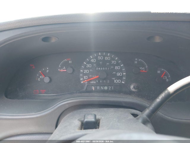 45213961 :رقم المزاد ، 1FTNE242X3HA34791 vin ، 2003 Ford Econoline E250 Van مزاد بيع