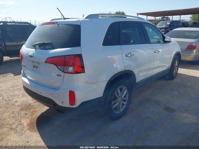 KIA SORENTO LX 2014 5XYKTCA63EG450540 Image 4
