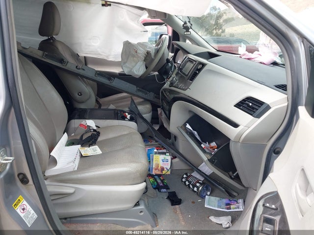 45214116 :رقم المزاد ، 5TDKK3DC8DS396528 vin ، 2013 Toyota Sienna Le V6 8 Passenger مزاد بيع