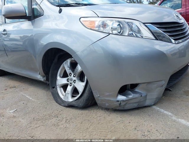 45214116 :رقم المزاد ، 5TDKK3DC8DS396528 vin ، 2013 Toyota Sienna Le V6 8 Passenger مزاد بيع