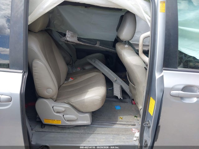 45214116 :رقم المزاد ، 5TDKK3DC8DS396528 vin ، 2013 Toyota Sienna Le V6 8 Passenger مزاد بيع