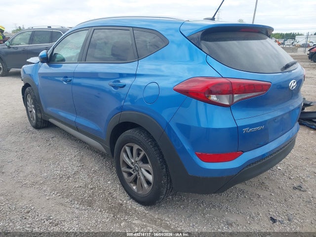 2017 Hyundai Tucson Se მანქანა იყიდება აუქციონზე, vin: KM8J3CA47HU275668, აუქციონის ნომერი: 45214117
