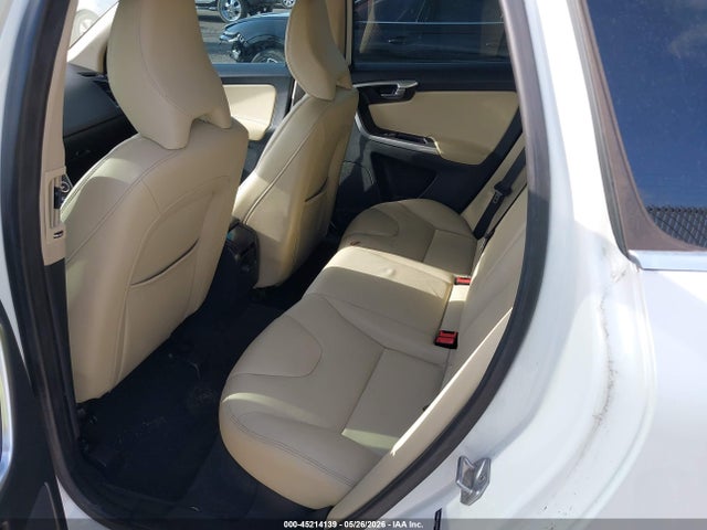 Продаж на аукціоні авто 2016 Volvo Xc60 T5 Drive-e Platinum, vin: YV440MDM3G2880824, номер лоту: 45214139