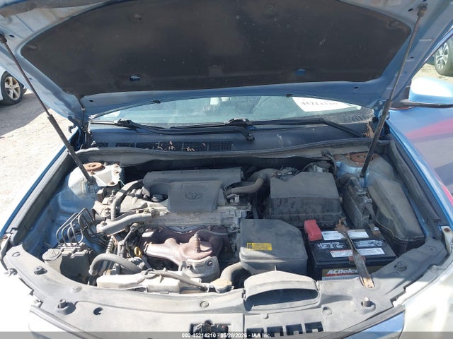 45214210 :رقم المزاد ، 4T4BF1FK0CR204401 vin ، 2012 Toyota Camry Le مزاد بيع