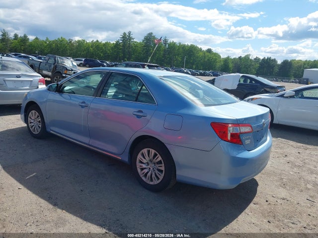 45214210 :رقم المزاد ، 4T4BF1FK0CR204401 vin ، 2012 Toyota Camry Le مزاد بيع