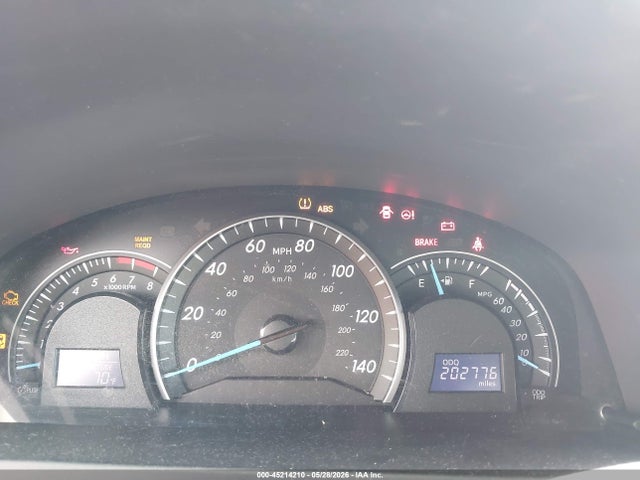 45214210 :رقم المزاد ، 4T4BF1FK0CR204401 vin ، 2012 Toyota Camry Le مزاد بيع