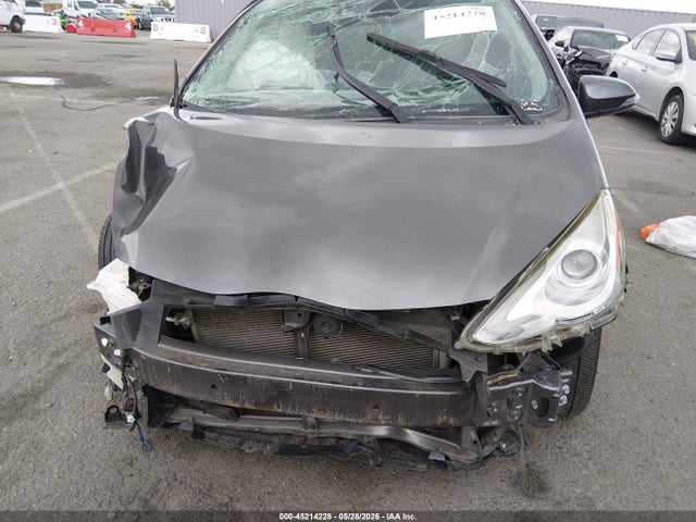 2016 Toyota Prius C One მანქანა იყიდება აუქციონზე, vin: JTDKDTB39G1136573, აუქციონის ნომერი: 45214228