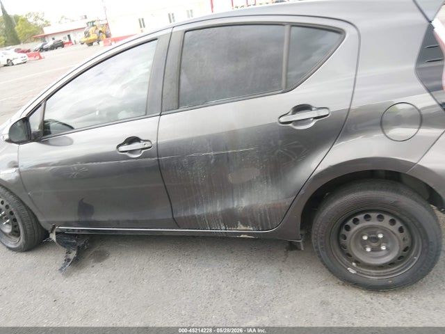 2016 Toyota Prius C One მანქანა იყიდება აუქციონზე, vin: JTDKDTB39G1136573, აუქციონის ნომერი: 45214228
