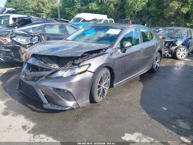45214575 :رقم المزاد ، 4T1B11HK7JU657949 vin ، 2018 Toyota Camry Se مزاد بيع