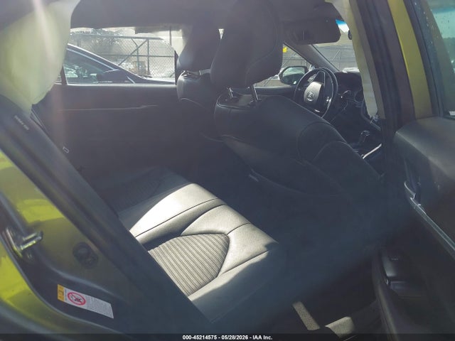 45214575 :رقم المزاد ، 4T1B11HK7JU657949 vin ، 2018 Toyota Camry Se مزاد بيع
