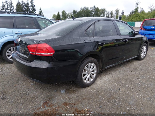 1VWAT7A36FC082527 Volkswagen Passat 1.8t Wolfsburg Edition