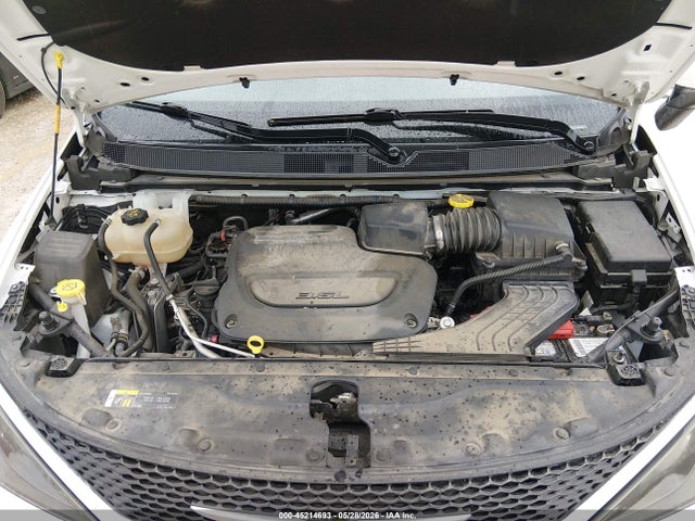 45214693 :رقم المزاد ، 2C4RC1CG1LR128500 vin ، 2020 Chrysler Voyager Lx مزاد بيع