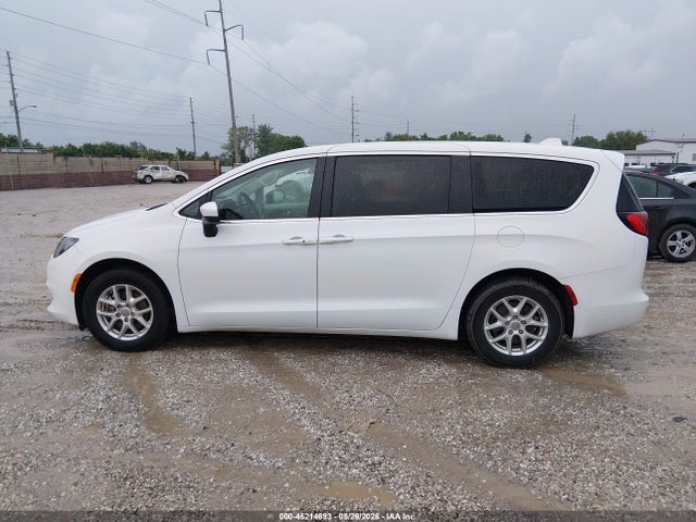 45214693 :رقم المزاد ، 2C4RC1CG1LR128500 vin ، 2020 Chrysler Voyager Lx مزاد بيع