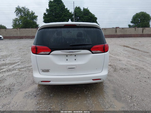 45214693 :رقم المزاد ، 2C4RC1CG1LR128500 vin ، 2020 Chrysler Voyager Lx مزاد بيع