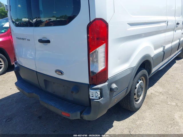 45214765 :رقم المزاد ، 1FTYE9ZM6FKA20796 vin ، 2015 Ford Transit-150 مزاد بيع