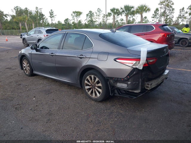 45214771 :رقم المزاد ، 4T1B11HK1KU181103 vin ، 2019 Toyota Camry Le مزاد بيع