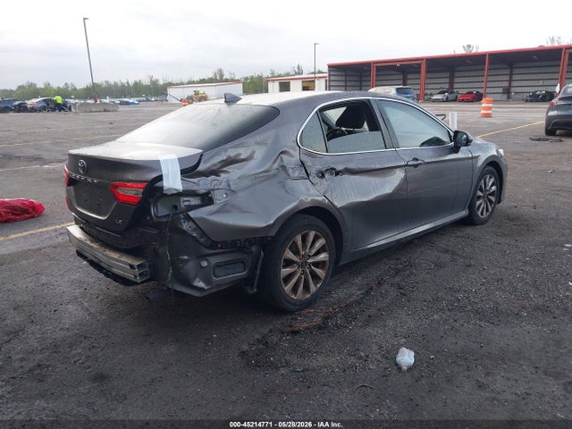 45214771 :رقم المزاد ، 4T1B11HK1KU181103 vin ، 2019 Toyota Camry Le مزاد بيع