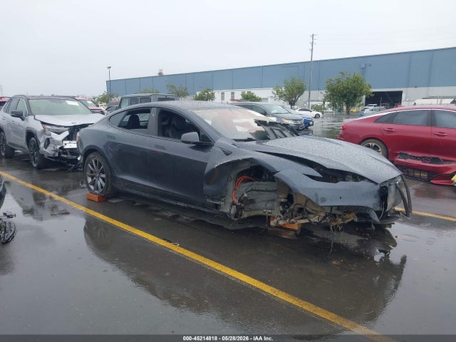 Tesla MODEL S 2016 5YJSA1E43GF174938 головне зображення